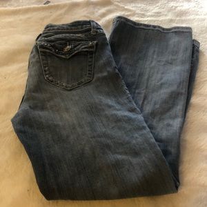 Wrangler rock low rise jeans. P451